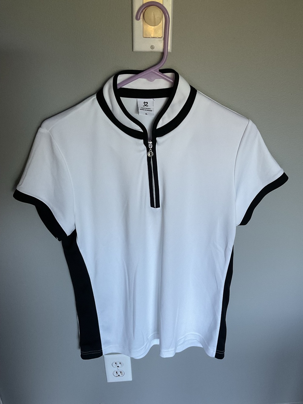 Daily Sports White & Black Zip-Front Short Sleeve Jersey